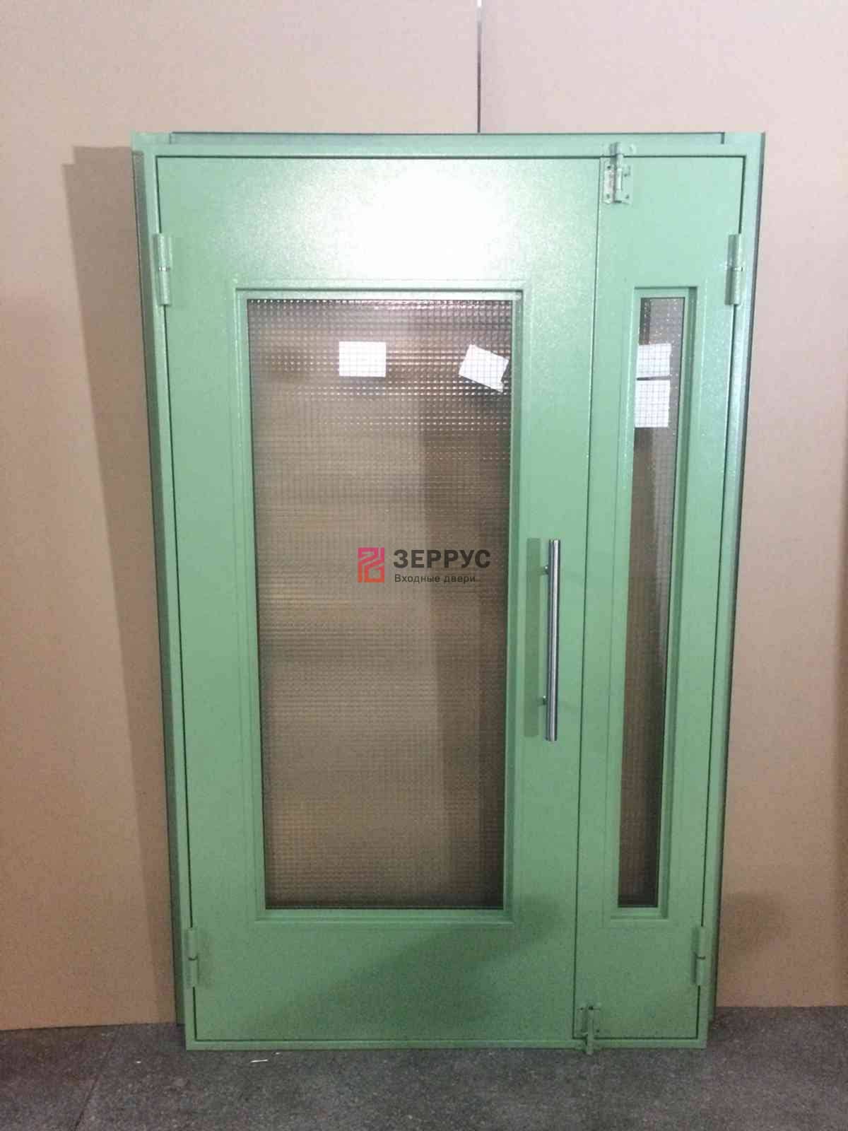 Подъездная дверь стекло